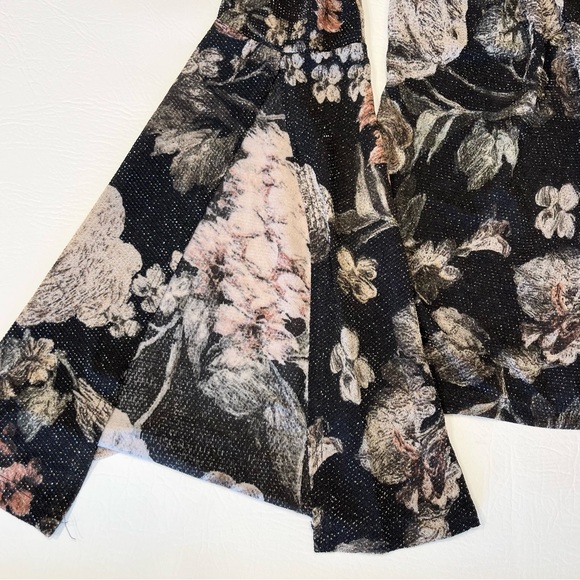 Venus Floral Metallic Caged Halter Top Bell Sleeves Black Gold Size Medium - Picture 14 of 15